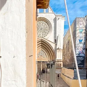 catedral-apartment-with-balcony-tarragona-centre.catalonia-hotels.com/